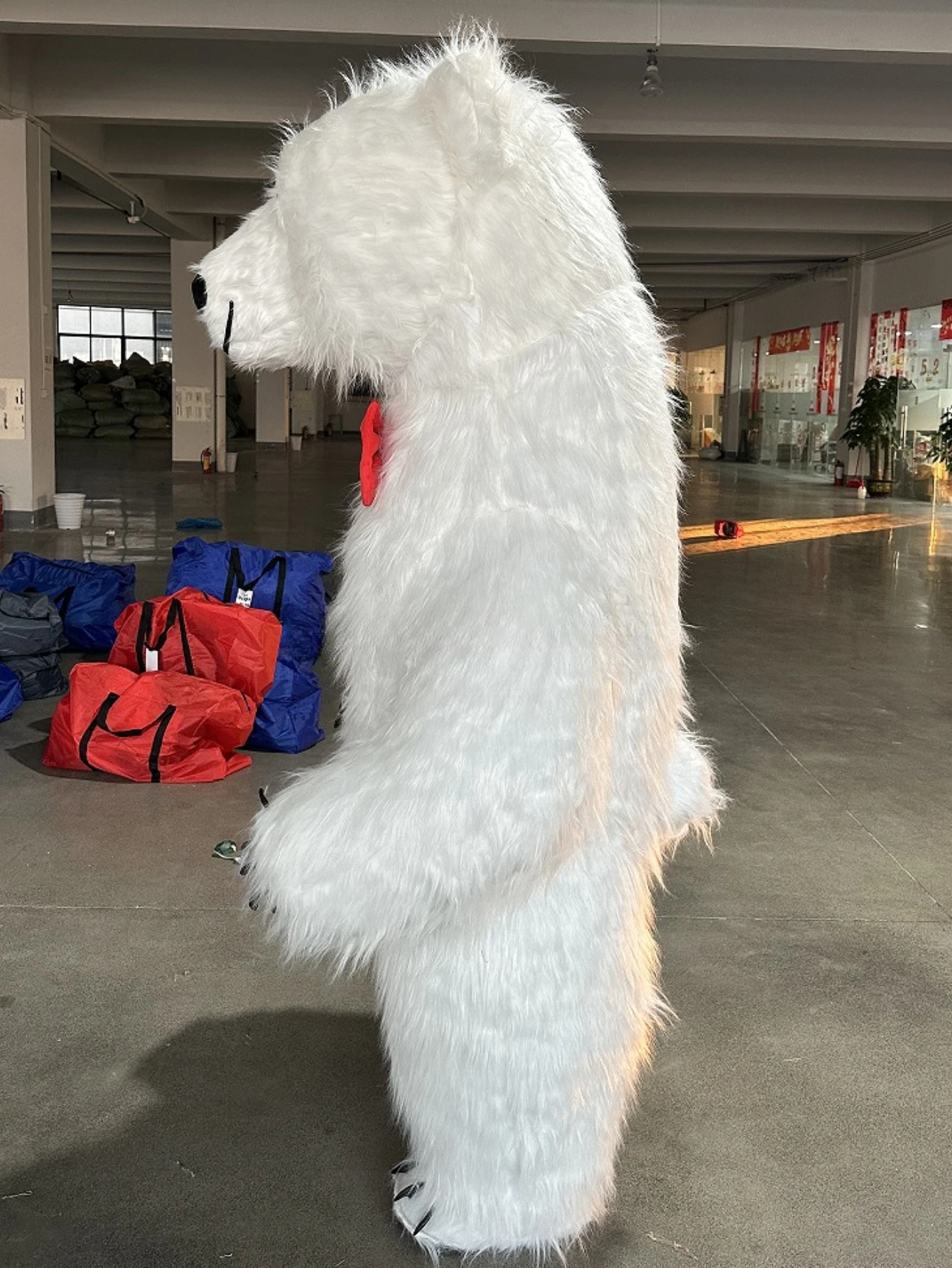 Giant Inflatable White Polar B - đánh giá và giá Suits